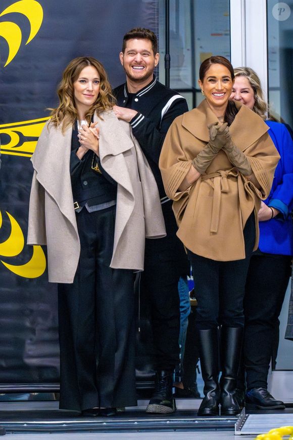 Le prince Harry, duc de Sussex, et Meghan Markle, duchesse de Sussex, Michael Bublé et son épouse Luisana assistent à la dernière journée de l'événement "One Year to Go" avant les Invictus Games Vancouver Whistler 2025 et participent à une session de curling au Vancouver Curling Club du Hillcrest Community Centre à Vancouver, Canada, le 16 février 2024. ©Backgrid USA / Bestimage