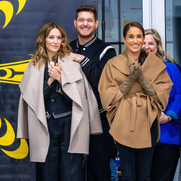 Le prince Harry, duc de Sussex, et Meghan Markle, duchesse de Sussex, Michael Bublé et son épouse Luisana assistent à la dernière journée de l'événement "One Year to Go" avant les Invictus Games Vancouver Whistler 2025 et participent à une session de curling au Vancouver Curling Club du Hillcrest Community Centre à Vancouver, Canada, le 16 février 2024. ©Backgrid USA / Bestimage