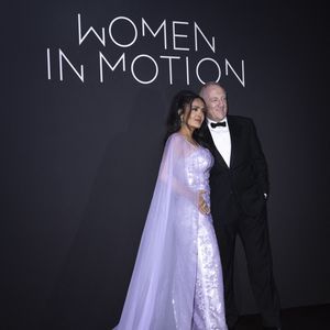 Salma Hayek et son mari François-Henri Pinault - Photocall du dîner "Women in Motion" par le groupe Kering, Place de la Castre, lors du 77ème Festival International du Film de Cannes le 19 mai 2024. © Olivier Borde/Bestimage