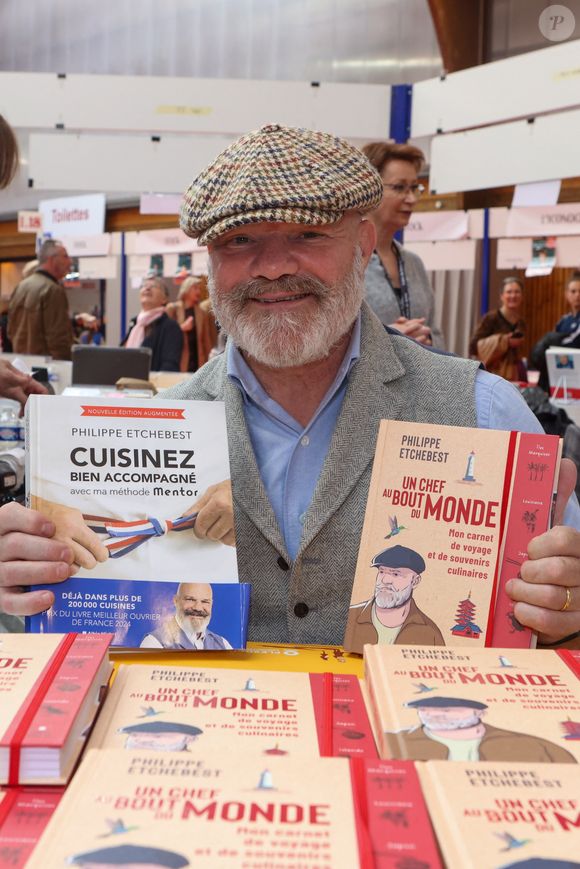 Philippe Etchebest à la Halle Georges Brassens à Brive-la-Gaillarde pour la Foire du Livre de Brive, le 9 novembre 2025. ©Jean-Marc LHOMER/Bestimage.