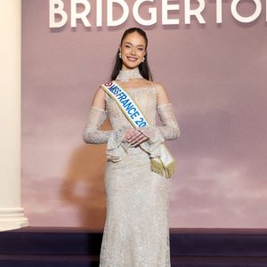 Hinaupoko Devèze (Miss France 2026) - Photocall de l'avant-première mondiale parisienne de la saison 4 Netflix de "Bridgerton" au Palais Brongniart à Paris, France, le 14 janvier 2026. © Cyril Moreau/Bestimage