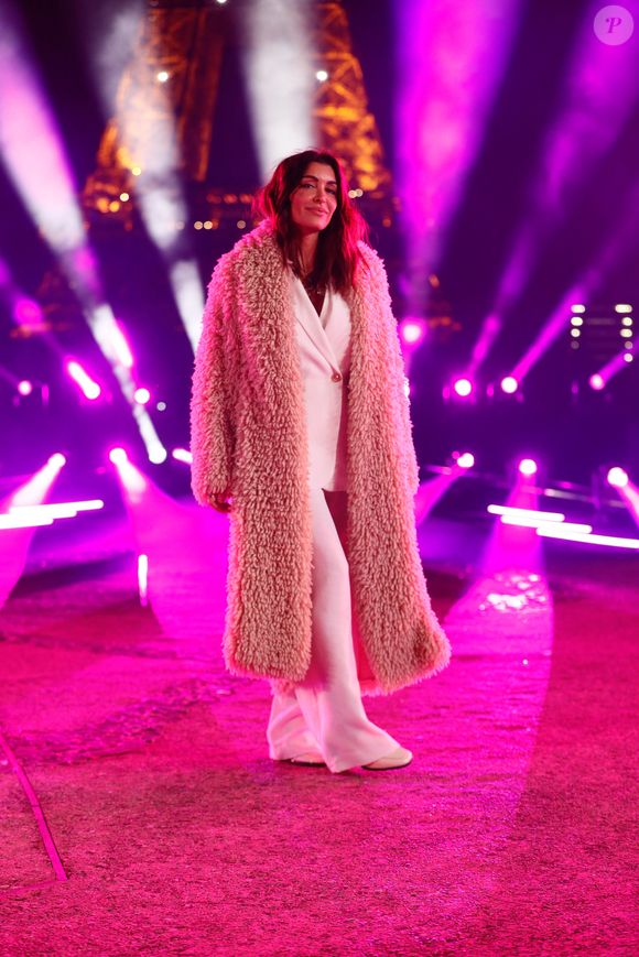 Jenifer Bartoli - Tournage de l'émission "La grande soirée du 31 décembre de Paris" au Musée du Quai Branly à Paris, diffusée le 31 décembre sur France 2 © Christophe Clovis / Bestimage