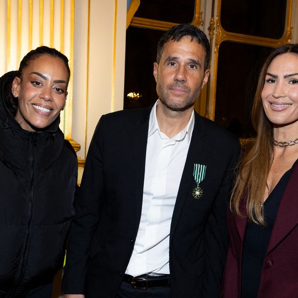 Slimane, Vitaa et Amel Bent avaient fait le déplacement pour l’occasion. Tous sont liés au quatrième art et à l’influence d'Alexandre Kirchhoff dans le monde de la musique.

Amel Bent, Vitaa, Alexandre Kirchhoff - Cérémonie de la remise de la médaille de chevalier de l'ordre des arts et des lettres à Alexandre Kirchhoff, PDG du label Capitol Music France par R.Dati au Ministère de la Culture à Paris le 9 janvier 2026.
Cyril Moreau / Bestimage