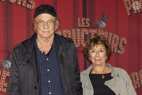 Exclusif - Patrick Chesnais et sa femme Josiane Stoléru au photocall de la générale de la comédie musicale "Les Producteurs" d'Alexis Michalik au théâtre de Paris, France, le 8 octobre 2025. © Vincenzo Arnone/Bestimage