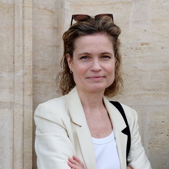 La comédienne de 48 ans s’épanouit pleinement sur les planches, qu’elle préfère au cinéma.

Exclusif - Sarah Biasini - Cérémonie de remise des insignes de commandeure de l'ordre national du mérite à Jacqueline Franjou et des insignes de commandeur des Arts et Lettres à Jacques Rouveyrollis par Rima Abdul Malak, Ministre de la Culture Paris 4 juillet 2023. © Dominique Jacovides/Bestimage