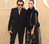 Cette fois, Laeticia Hallyday a décidé de vider une bonne fois pour toutes La Savannah, sa précieuse maison de Marnes-la-Coquette où elle a tant de bons souvenirs avec Johnny. 

Archive - Johnny Hallyday et sa femme Laeticia à la présentation de la collection Dior croisière by Maria Grazia Chiuri à Calabasas © Chris Delmas / Bestimage