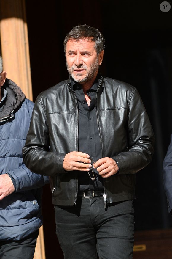 Interrogé au micro de Bernard Montiel sur RFM,

Bernard Montiel à la sortie des obsèques de Claudia Cardinale en l’église Saint-Roch de Paris, France, le 30 septembre 2025. © Bestimage
