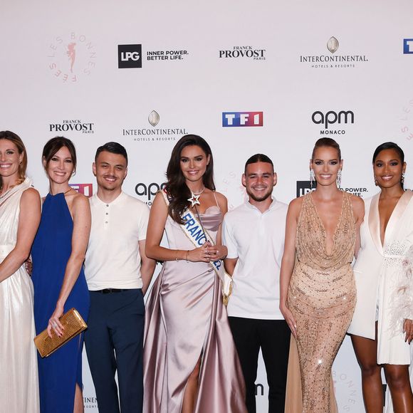 Et dans l'ombre, une ancienne Miss France l'a accompagnée tout le long de sa préparation.

Mareva Georges, miss France 1991, Marine Lorphelin, miss France 2013, Sophie Thalmann, miss France 1998, Mareva Galanter, miss France 1999, invitée, Diane Leyre, miss France 2022, invitée, Maëva Coucke, miss France 2018, Clémence Botino, miss France 2020, Sylvie Tellier, Camille Cerf, miss France 2015 lors du gala de l'association "Les bonnes fées" à l'InterContinental Paris le 14 juin 2022.

© Rachid Bellak / Bestimage