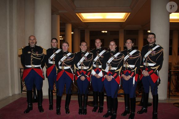Même une partie de la garde républicaine a brillé hier à l'événement qui a réuni d'innombrables stars et personnalités influentes !

La garde républicaine -  31ème Gala de l’Espoir donné au profit de la recherche contre le cancer au théâtre des Champs-Elysée à Paris le 14 octobre 2025. © Philippe Baldini/Bestimage