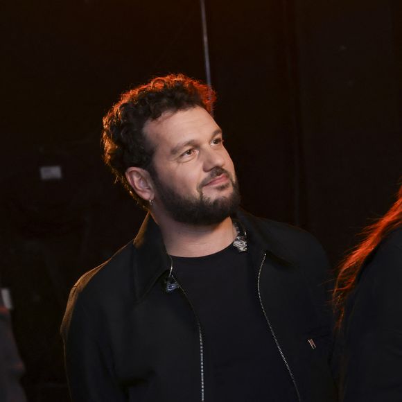 Mais malgré ces scènes de ménage, leur couple est solide et durable, grâce notamment aux moments privilégiés que s’accordent les deux amoureux.

Claudio Capéo en backstage de l'enregistrement de l'émission "La fête de la chanson française - 20 ans d'émotions" présentée par L.Thilleman et A.Manoukian, et diffusée le 17 avril sur France 3 à Paris, France, le 9 décembre 2025. © Jack Tribeca/Bestimage