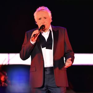 Un célèbre photographe rend hommage à son beau-frère Michel Sardou dans un message publié sur Instagram.

 Michel Sardou aux Arènes de Nîmes pour le second concert de sa dernière tournée "La Dernière Danse". © Bruno Bebert / Bestimage
