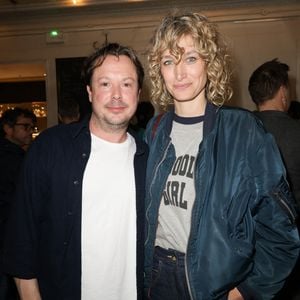 Exclusif - Davy Sardou et Pauline Lefèvre lors de la générale de la pièce "Amis pour la vie" au théâtre de l'Oeuvre à Paris le 24 avril 2025. La représentation est suivie d'un cocktail.

© Coadic Guirec / Bestimage