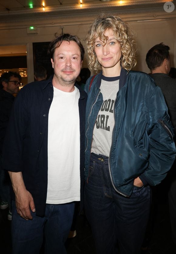 Exclusif - Davy Sardou et Pauline Lefèvre lors de la générale de la pièce "Amis pour la vie" au théâtre de l'Oeuvre à Paris le 24 avril 2025. La représentation est suivie d'un cocktail.

© Coadic Guirec / Bestimage