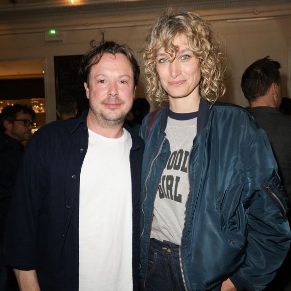 Exclusif - Davy Sardou et Pauline Lefèvre lors de la générale de la pièce "Amis pour la vie" au théâtre de l'Oeuvre à Paris le 24 avril 2025. La représentation est suivie d'un cocktail.

© Coadic Guirec / Bestimage