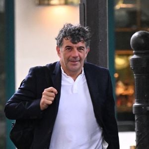 Alors que certains franchisés ont quitté le réseau, d'autres restent attachés à la marque malgré la tempête médiatique.

Exclusif - Stéphane Plaza arrive à la Maison de la Chimie à Paris avec ses avocats pour donner une conférence de presse le 5 juin 2025.