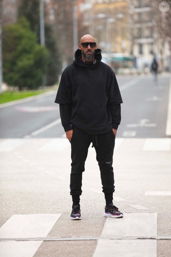 Retenez bien son nom, puisqu'il est pétri de talents et pourrait pourquoi pas, sait-on jamais, devenir un élément clé de l'équipe de la capitale dans les années à venir.

L'ancien footballeur international français, Nicolas Anelka collabore avec la marque de vêtements Biskuit Paris pour lancer la collection capsule "No Limit Anelka x Biscuit", disponible sur le site de casualwear. Le 14 février 2022.
