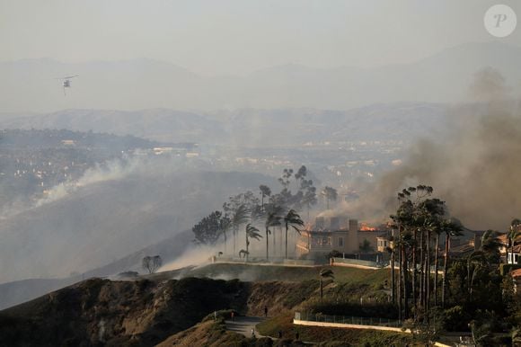 Un incendie côtier en Californie brûle 20 maisons et oblige à des évacuations, à Laguna Niguel, Californie © Ruaridh Stewart/Zuma Press/Bestimage