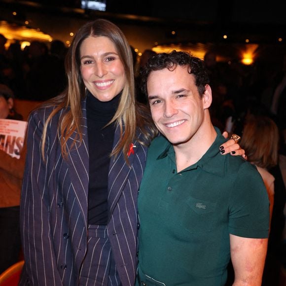 Laury Thilleman et Théo Curin assistent à la soirée de lancement de Sidaction dans le cadre de la Fashion Week de Paris, au Lido à Paris, en France, le 3 mars 2025. Photo de Jérôme Dominé/ABACAPRESS.COM