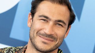 Valentin Kretz (L’Agence) très loin de Paris, il passe du bon temps dans un hôtel ultra luxe et il n’est pas seul