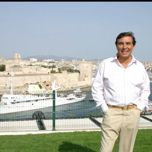 Tous deux ont grandi à Marseille où ils ont connu leurs premières aventures...

Jean-Pierre Foucault, Marseille (France), 5 septembre 2004 – sur le tournage de Vivement Dimanche spécial Marseille. Crédit : Guillaume Gaffiot/Bestimage.