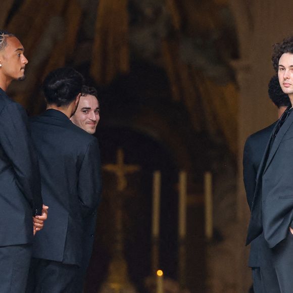 Gaston Ardisson, Sekou Crespo-Mara, Lamine Crespo-Mara, Samuel de Ceccatty (mari de Manon Ardisson), Patrick Ardisson - Arrivées aux obsèques de Thierry Ardisson en l’église Saint-Roch de Paris, France, le 17 juillet 2025. © Clovis-Jacovides/Bestimage