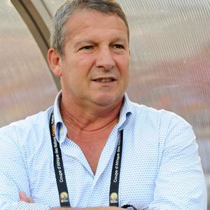 Le sélectionneur du Niger Rolland Courbis pendant le match de football de la Coupe d'Afrique des Nations 2012, Gabon contre Niger au Stade de l'Amitié à Libreville, Gabon, le 23 janvier 2012. Photo by ABACAPRESS.COM
