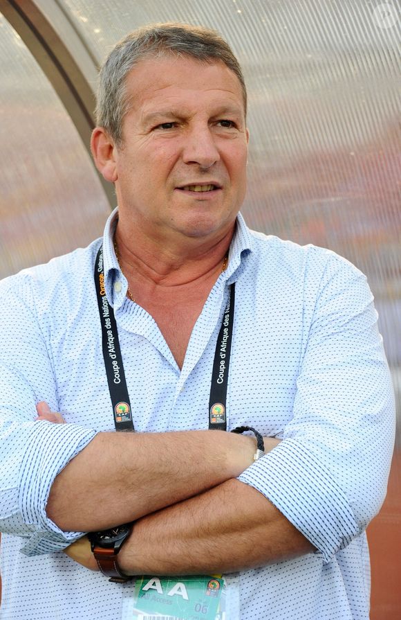 Le sélectionneur du Niger Rolland Courbis pendant le match de football de la Coupe d'Afrique des Nations 2012, Gabon contre Niger au Stade de l'Amitié à Libreville, Gabon, le 23 janvier 2012. Photo by ABACAPRESS.COM