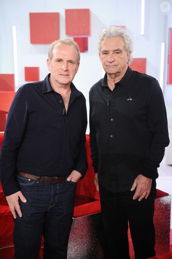 c'est leurs interprètes Vincent Dubois et Jean-Christian Fraiscinet qui fouleront le plateau de France 3 

Exclusif - Jean-Christian Fraiscinet et Dominiquer Rocheteau lors de l'enregistrement de l'émission Vivement dimanche au studio Rive gauche, présentée par M.Drucker, diffusée sur France 3 le 10 mai 2026, à Paris, France, le 14 avril 2026. © Guillaume Gaffiot/Bestimage