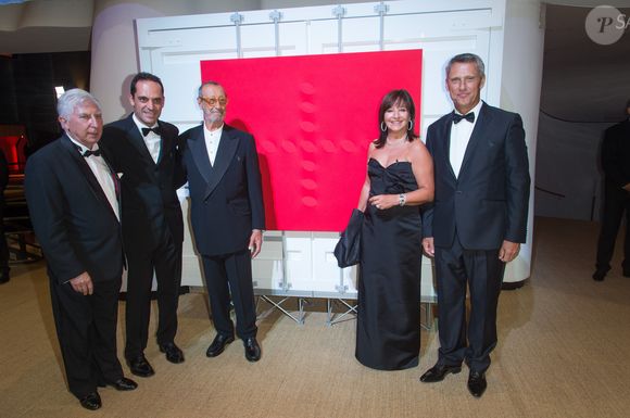 Docteur Michel-Yves Mourou (Conseiller de la Croix-Rouge monégasque), Frédéric Platini (Secrétaire Général de la Croix-Rouge monégasque, Turi Simeti, Bettina Ragazzoni-Janin (Trésorier Général de la Croix-Rouge monégasque, et Philippe Narmino, Vice-Président de la Croix-Rouge monégasque - 68ème gala de la croix rouge Monégasque dans la salle des Etoiles du Sporting Monte-Carlo à Monaco, le 23 juillet 2016. © Palais Princier/Pierre Villard/Monte Carlo Société des Bains de Mer via Bestimage