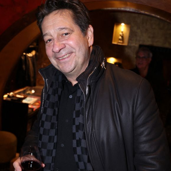 Cette sortie illustre sa passion de longue date pour la gastronomie.

Exclusive - Laurent Gerra assiste au lancement du livre d'Alexandre Jardin " La femme qui inventa l'amour " organisé par Five Eyes Production au Buddha Bar à Paris, France, le 13 janvier 2026. © by Jerome Domine/Abacapress.com