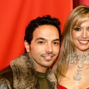 Le chorégraphe français Kamel Ouali et Miss Monde 2003 Rosanna Davison posent lors de la première du spectacle Holiday on Ice au Zénith de Paris, France, le 14 février 2006. Photo par Laurent Zabulon/ABACAPRESS.COM.