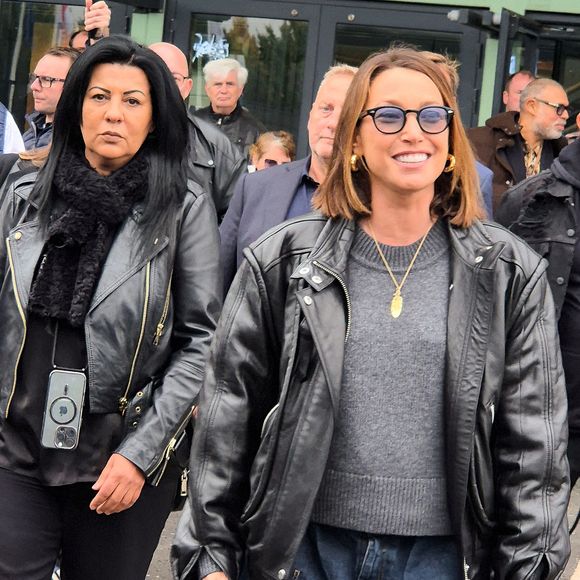 Elle a confié : "Aujourd’hui, j’ai un petit garçon qui a le même regard que lui".

Laura Smet lors de l'inauguration de l’esplanade Johnny Hallyday au pied du Zénith d'Auvergne à Cournon-d'Auvergne, près de Clermont-Ferrand, France, le 14 octobre 2025. © Eternity/Bestimage