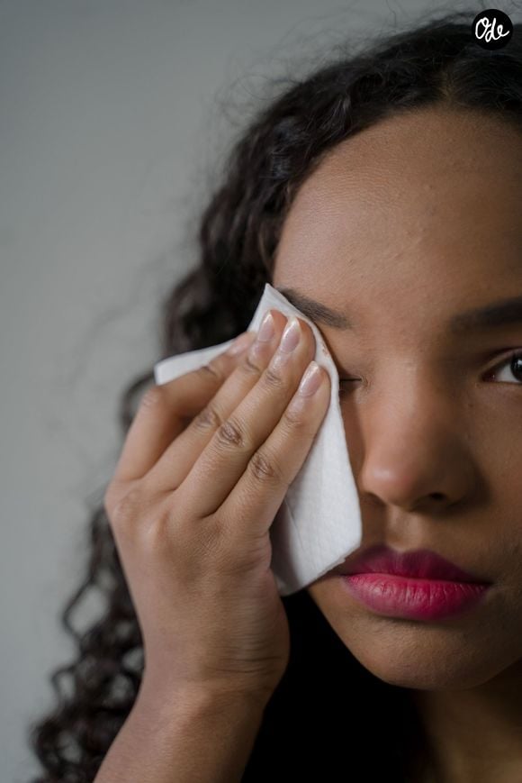 Le nettoyage quotidien constitue la base indispensable de tout rituel dermatologique réussi.