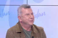 Pascal Bataille évoque l'hôtel de luxe qu'il possède au Cap Ferret dans "Chez Jordan". C8