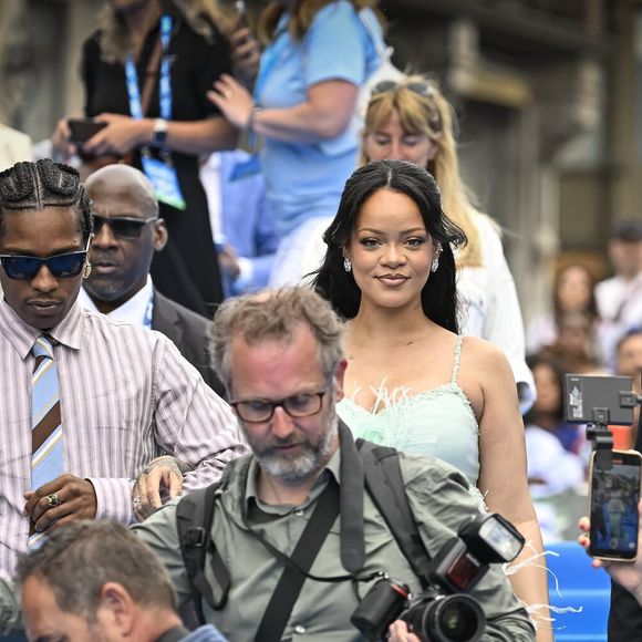 Rihanna, enceinte, et son compagnon A$AP Rocky (ASAP) aux arrivées et au photocall de la première du film Les Schtroumpfs au Mont des Arts à Bruxelles, Belgique, le 28 juin 2025. © Jan De Meuleneir/Photonews/Bestimage