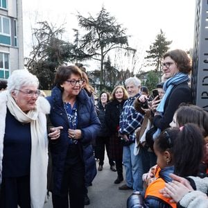 Line Renaud, 97 ans, a inauguré un jardin public qui porte son nom, à Lille, France, le mercredi 17 décembre 2025. © Claude Dubourg/Bestimage