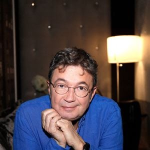 Frederic Bouraly posant lors d'une séance de portrait à Paris, France, novembre 2019. Photo par VIM/ABACAPRESS.COM