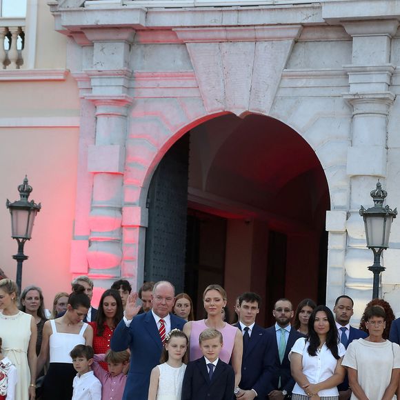 Princesse Caroline de Hanovre, Stefano Ercole Carlo Casiraghi, Ben Sylvester Strautmann, Princesse Alexandra de Hanovre, Francesco Carlo Albert Casiraghi, Beatrice Borromeo, Charlotte Casiraghi, Balthazar Casiraghi-Rassam, Tatiana Santo Domingo, Maximilien Casiraghi, Prince Albert II de Monaco, la princesse Gabriella de Monaco, la princesse Charlène de Monaco, le prince Jacques de Monaco, Louis Ducruet, Marie Ducruet, la princesse Stéphanie de Monaco, Pauline Ducruet, Camille Gottlieb et Gareth Wittstock lors de la célébration des 20 ans de règne du prince Albert II de Monaco, sur la place du Palais à Monte-Carlo, Monaco, le 19 juillet 2025. Cyril Dodergny/Nice Matin/Bestimage