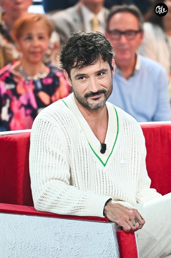 Jérémy Frérot - Enregistrement de l'émission "Vivement dimanche" au studio Gabriel, présentée par M.Drucker, et diffusée sur France 3 le 15 juin 2025. 
© Guillaume Gaffiot / Bestimage