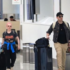 Quatre jours après le décès, l'avocat de Brian Hickerson, Sloan Ellis, a pris la parole.

Hayden Panettiere aux côtés de Brian Hickerson à Los Angeles en train de récupérer ses bagages.

Backgrid USA / Bestimage
