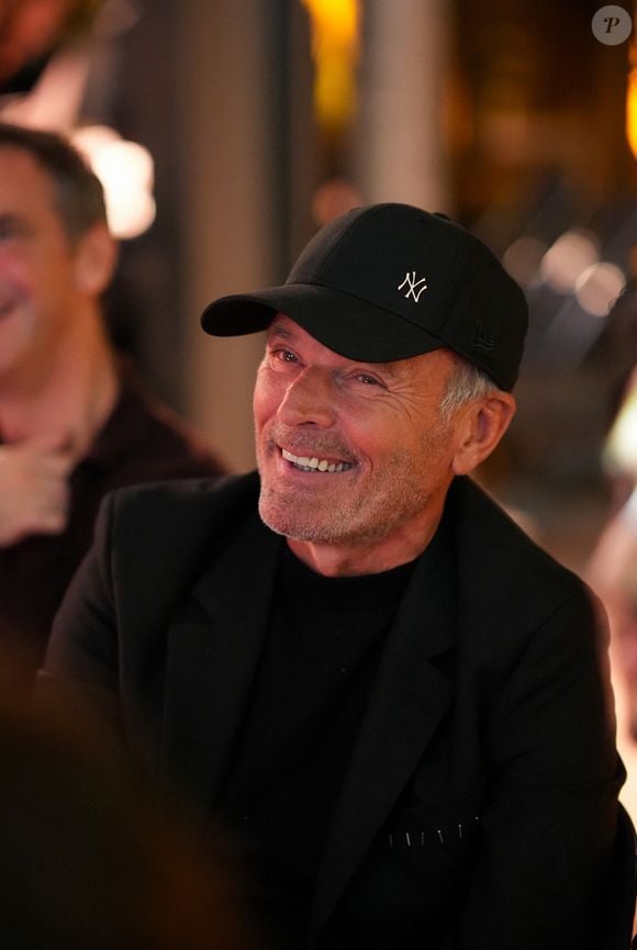 Laurent Baffie lors de la soirée annuelle de gala de l'association Hope au pavillon Gabriel à Paris le 14 octobre 2025.
L’association HOPE propose, à travers l’équithérapie et de nombreux ateliers artistiques, un accompagnement destiné aux femmes qui, après l’annonce de leur cancer, souhaitent se reconstruire émotionnellement et retrouver confiance en elles, au-delà du parcours médical.

© Anne-Sophie Guebey / Bestimage