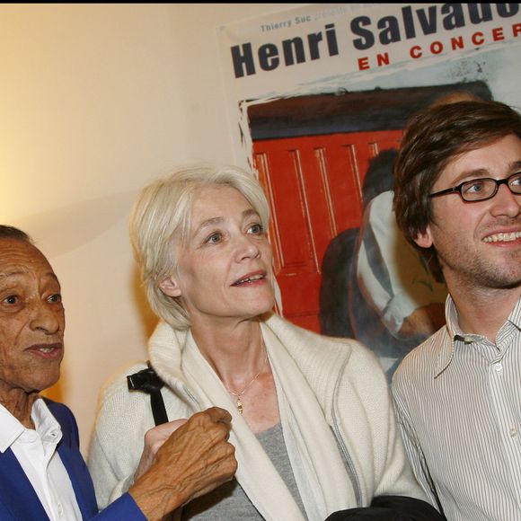 Henri Salvador, Françoise Hardy et son fils Thomas Dutronc - Henri Salvador tire sa révérence et fait ses adieux à la scène lors d'un concert au Palais des Congrès à Paris. Le 21 décembre 2007 ©  RINDOFF-GUIREC / BESTIMAGE