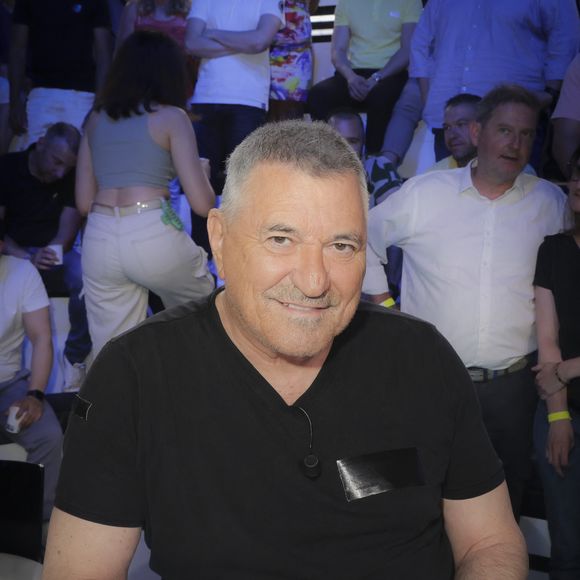 Jean-Marie Bigard sur le plateau de l’émission "TPMP" (Touche Pas à Mon Poste) présentée par C.Hanouna et diffusée en direct sur C8 à Paris, France, le 31 mai 2023.

© Jack Tribeca/Bestimage