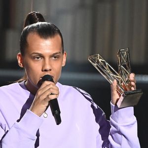 Le chanteur Stromae (Artiste masculin et Album "Multitude") lors de la 38ème cérémonie des Victoires de la musique à la Seine musicale de Boulogne-Billancourt, France, le 10 février 2023. © Coadic Guirec/Bestimage