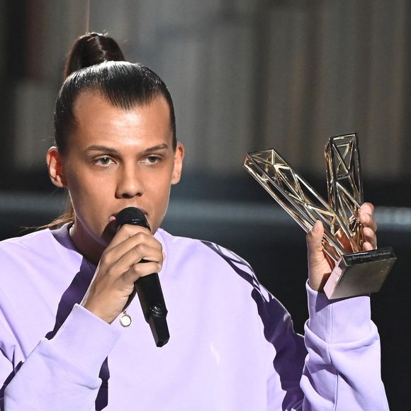 Le chanteur Stromae (Artiste masculin et Album "Multitude") lors de la 38ème cérémonie des Victoires de la musique à la Seine musicale de Boulogne-Billancourt, France, le 10 février 2023. © Coadic Guirec/Bestimage