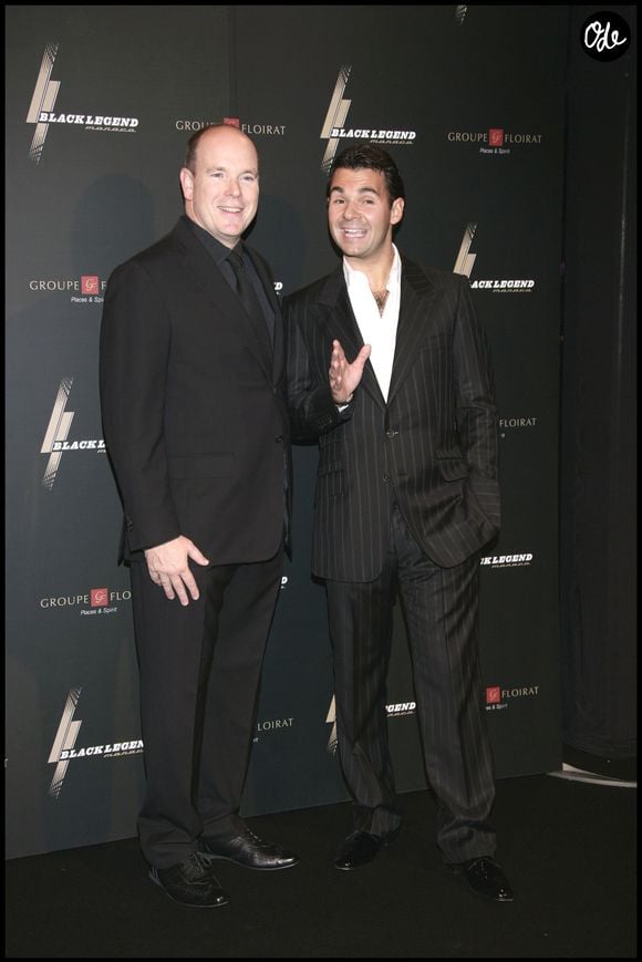 Le prince Albert II de Monaco, a gauche, est avec Antoine Chevanne, le directeur general du groupe Floriat, proprietaire du Byblos a St Tropez et du Black Legend a Monaco. JUNIOR / BESTIMAGE