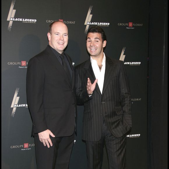 Le prince Albert II de Monaco, a gauche, est avec Antoine Chevanne, le directeur general du groupe Floriat, proprietaire du Byblos a St Tropez et du Black Legend a Monaco. JUNIOR / BESTIMAGE