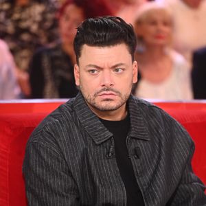 Exclusif - Kev Adams lors de l'enregistrement de l'émission Vivement dimanche au studio Rive gauche, présentée par M.Drucker et diffusée le 4 octobre sur France 3, à Paris, France, le 30 septembre 2026. © Guillaume Gaffiot/Bestimage