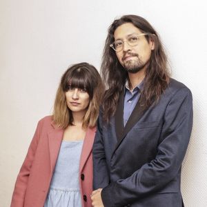 Sur le cliché en question, la compagne de Lulu Gainsbourg allaite son enfant

Exclusif - Lulu Gainsbourg et sa parolière et compagne Lilou (Aurélie Bossu) pour la sortie de l’EP Nuit Infinie (26.09.25) chez Parlophone/Warner Music © Jack Tribeca / Bestimage