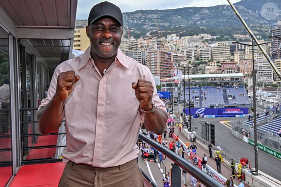 Idris Elba durant le Monaco E-Prix 2025, Round 6, le 3 mai 2025. Le pilote Nissan Oliver Rowland a remporté la course devant Nick De Vries suivi par Jacke Dennis. C'est la 8eme édition du Monaco E-prix. A l’occasion de la 11eme saison du Championnat du Monde ABB FIA Formula E, les monoplaces de 3eme génération ont parcouru les rues de la Principauté. © Bruno Bebert/Bestimage